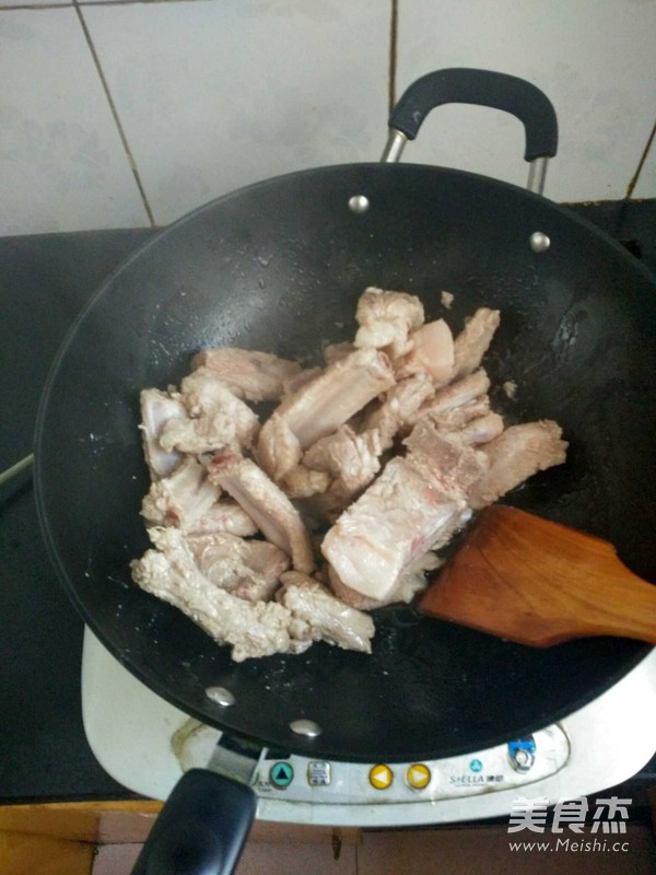 燉排骨的做法-家常味燉菜譜