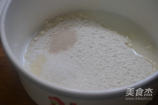 懶蛋蛋南瓜饅頭的做法-甜味蒸菜譜-易網<a href=http://www.gyfww.com/ target=_blank class=infotextkey>健康養(yǎng)生</a>網 懶蛋蛋南瓜饅頭的做法-甜味蒸菜譜