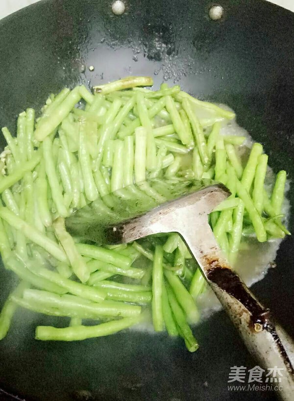 清炒豆角的做法-家常味炒菜譜-易網健康養生網 清炒豆角的做法-家常味炒菜譜