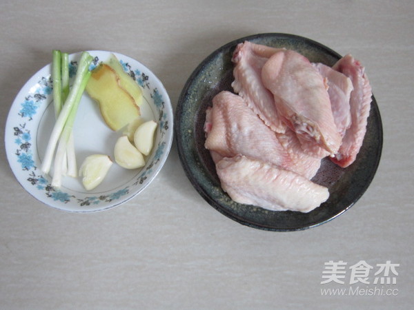 蒜香烤雞翅的做法-家常味烤菜譜-易網<a href=http://www.gyfww.com/ target=_blank class=infotextkey>健康養生</a>網 蒜香烤雞翅的做法-家常味烤菜譜