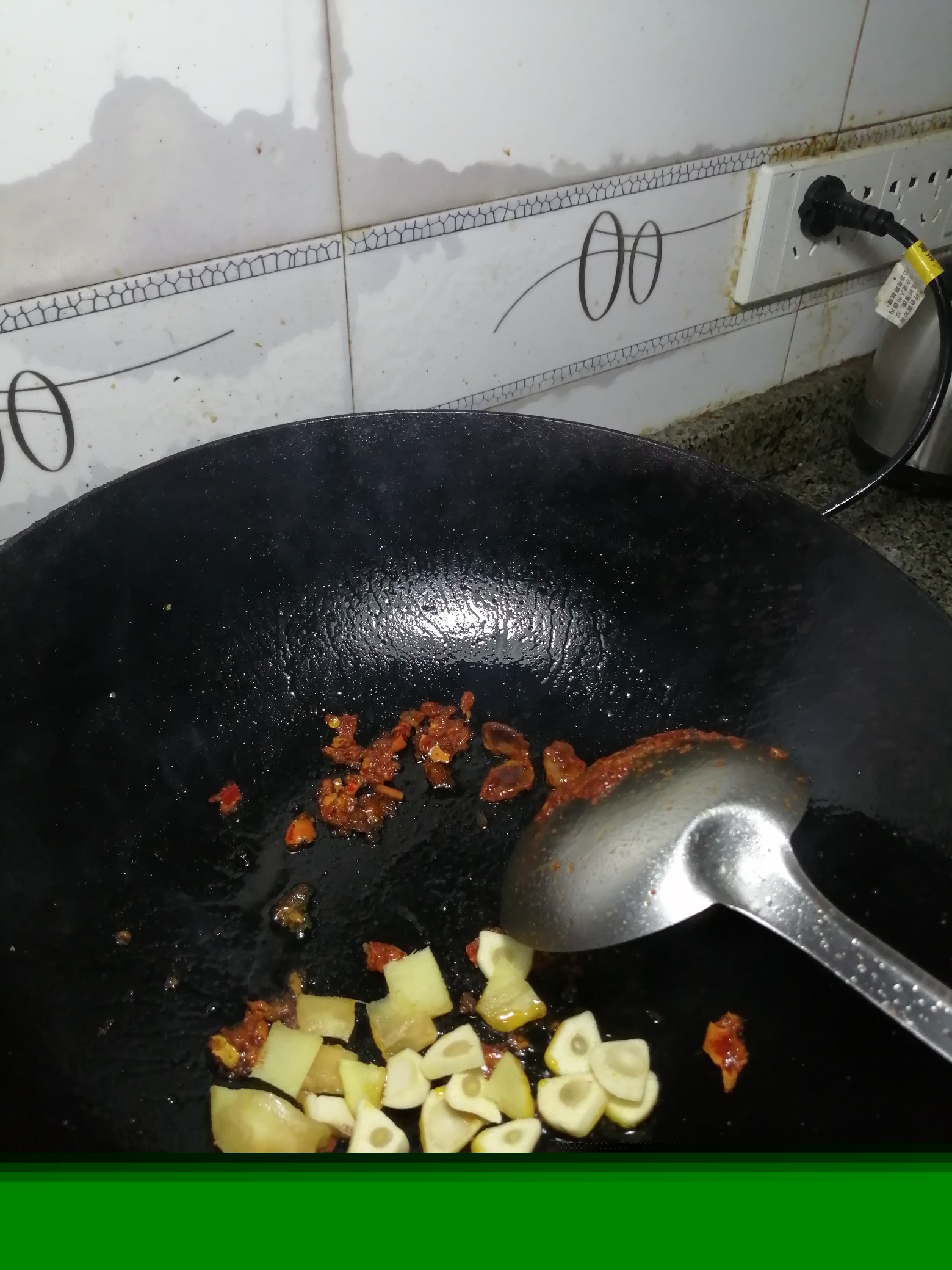 簡單的虎皮雞蛋的做法-家常味炸菜譜