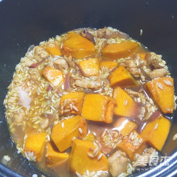 南瓜雞肉燜飯的做法-家常味燜菜譜