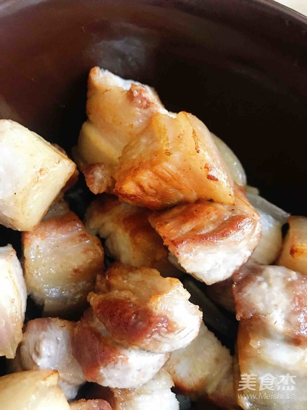 臘八蒜紅燒肉的做法-魚香味燉菜譜