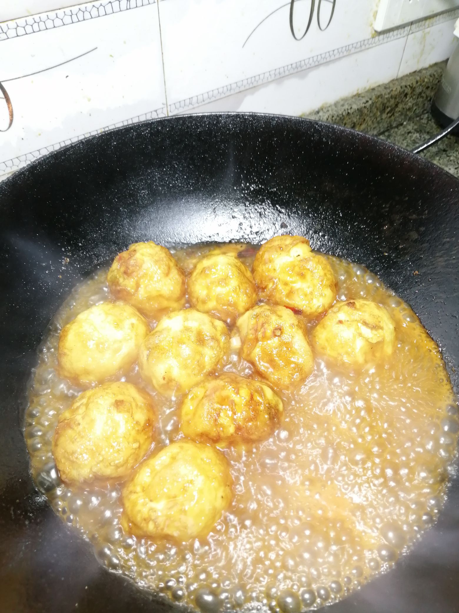 簡單的虎皮雞蛋的做法-家常味炸菜譜