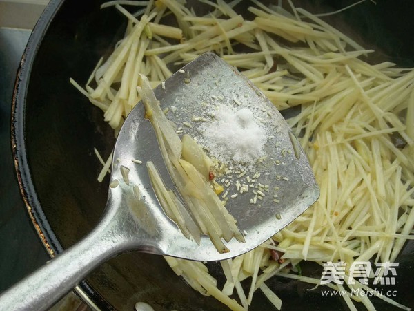 熗炒土豆絲的做法-家常味炒菜譜-易網(wǎng)健康養(yǎng)生網(wǎng) 熗炒土豆絲的做法-家常味炒菜譜