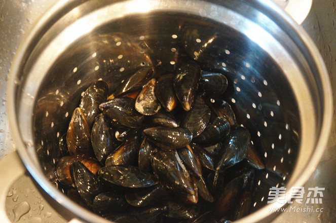 法式蒸貽貝的做法-咸鮮味煮菜譜-易網健康養生網 法式蒸貽貝的做法-咸鮮味煮菜譜