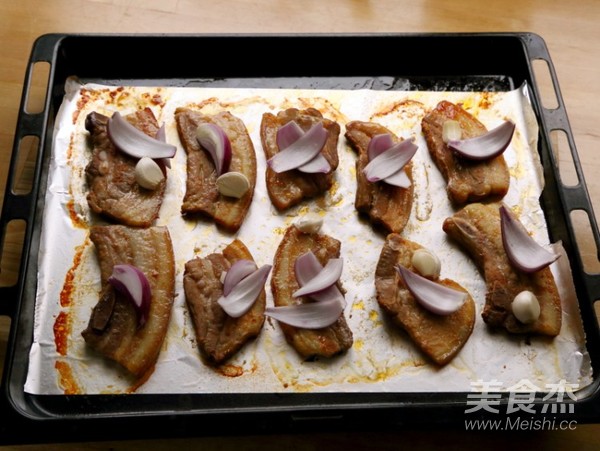 五花肉燒烤的做法-蒜香味烘焙菜譜-易網(wǎng)健康養(yǎng)生網(wǎng) 五花肉燒烤的做法-蒜香味烘焙菜譜