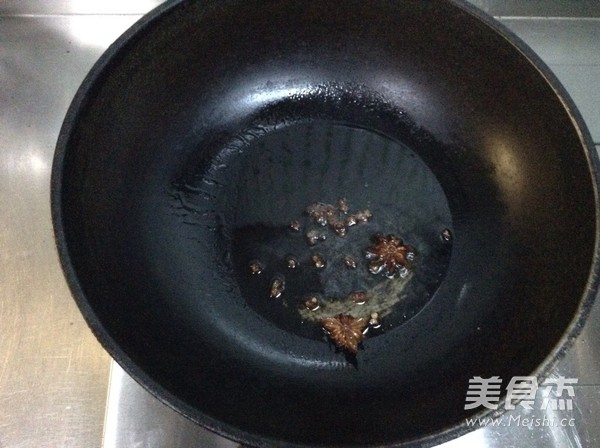 五花肉炒茄絲的做法-其它口味炒菜譜-易網(wǎng)健康養(yǎng)生網(wǎng) 五花肉炒茄絲的做法-其它口味炒菜譜