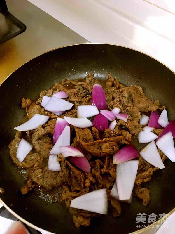 洋蔥黑椒牛肉的做法-黑椒味炒菜譜