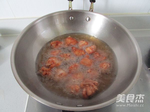 干鍋雞翅蝦的做法-香辣味燒菜譜