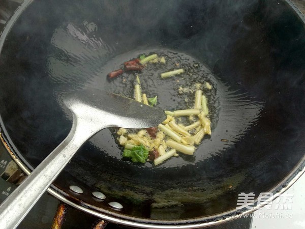 熗炒土豆絲的做法-家常味炒菜譜-易網(wǎng)健康養(yǎng)生網(wǎng) 熗炒土豆絲的做法-家常味炒菜譜