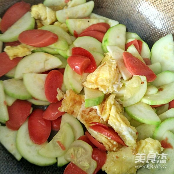 西葫蘆火腿炒雞蛋的做法-家常味炒菜譜