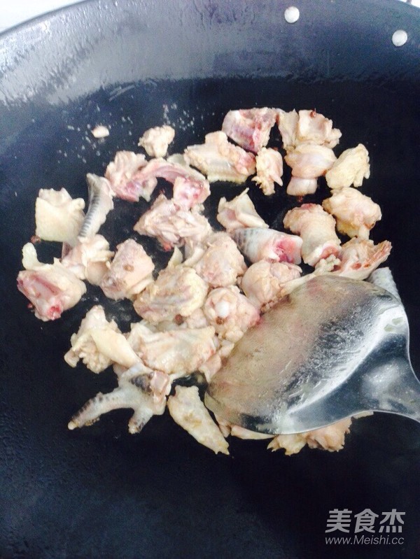 香菇炒雞的做法-家常味炒菜譜-易網健康養生網 香菇炒雞的做法-家常味炒菜譜