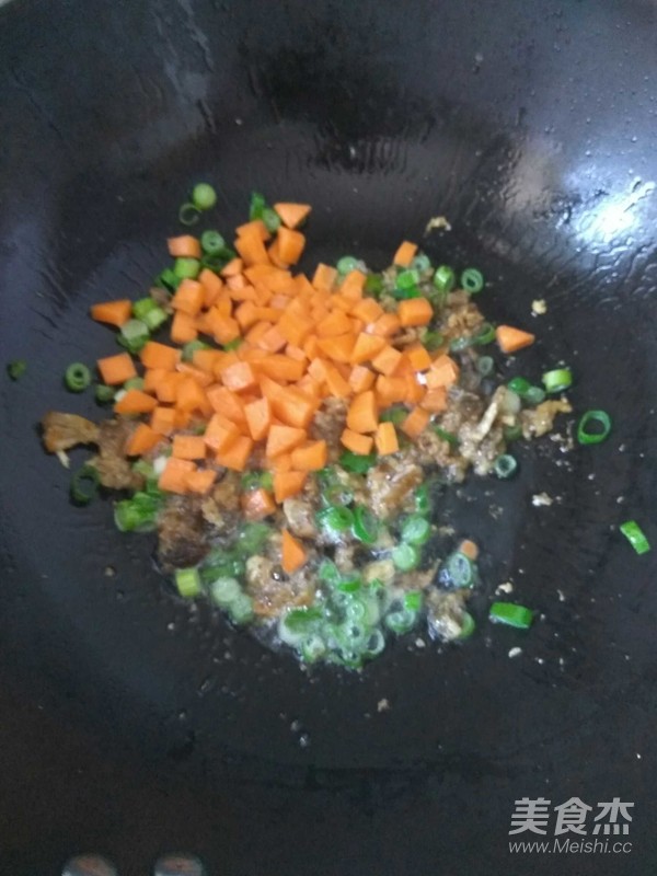 豌豆炒飯的做法-家常味炒菜譜