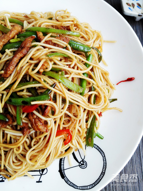 豆角肉絲炒面的做法-家常味炒菜譜