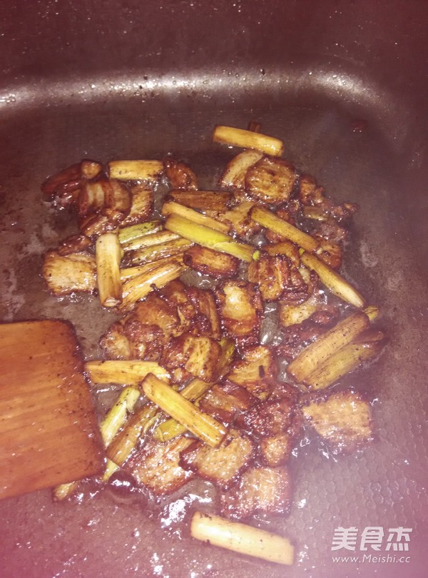 下飯菜蒜葉五花肉的做法-家常味炒菜譜