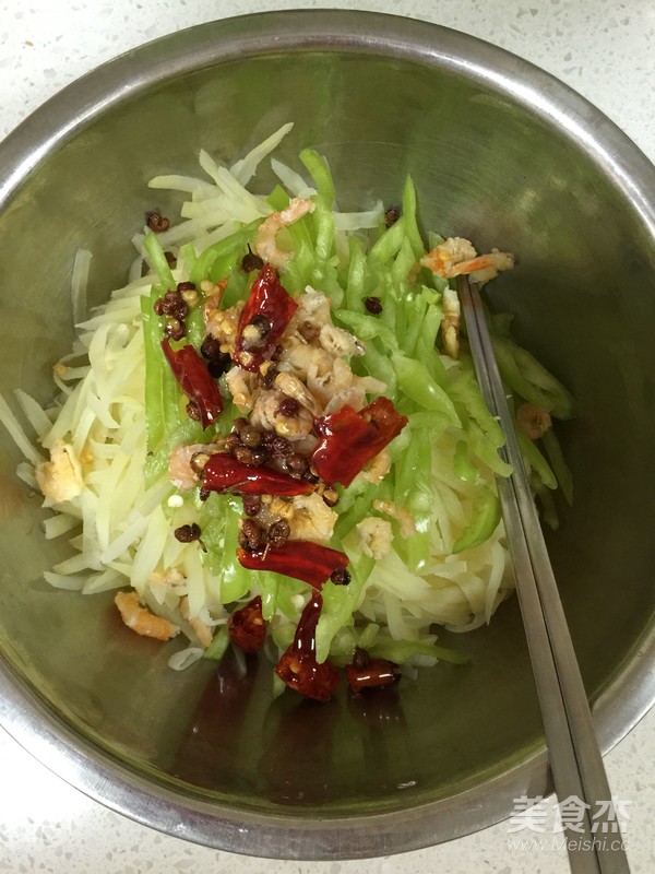 涼拌土豆絲的做法-酸辣味拌菜譜
