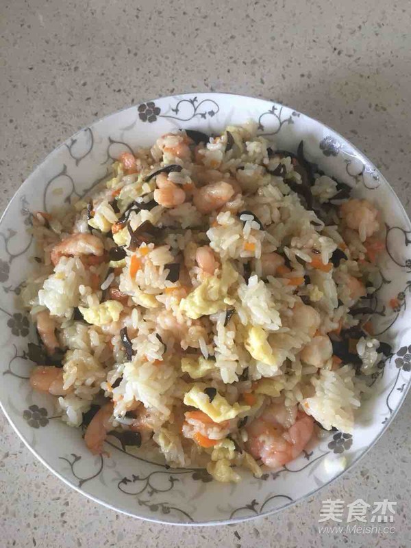 簡(jiǎn)易版蝦仁雞蛋炒飯的做法-咸鮮味炒菜譜