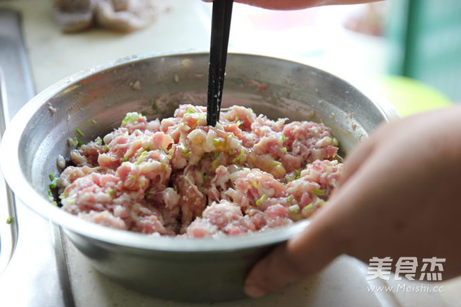 最好吃的揚(yáng)州獅子頭的做法-家常味煮菜譜