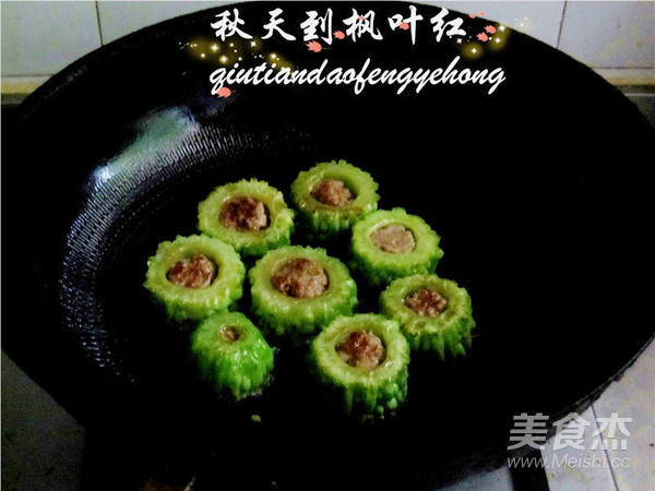 苦中作樂之苦瓜釀肉的做法-苦香味其它工藝菜譜-易網(wǎng)健康養(yǎng)生網(wǎng) 苦中作樂之苦瓜釀肉的做法-苦香味其它工藝菜譜