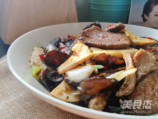 火爆豬肝的做法-香辣味炒菜譜-易網健康養生網 火爆豬肝的做法-香辣味炒菜譜