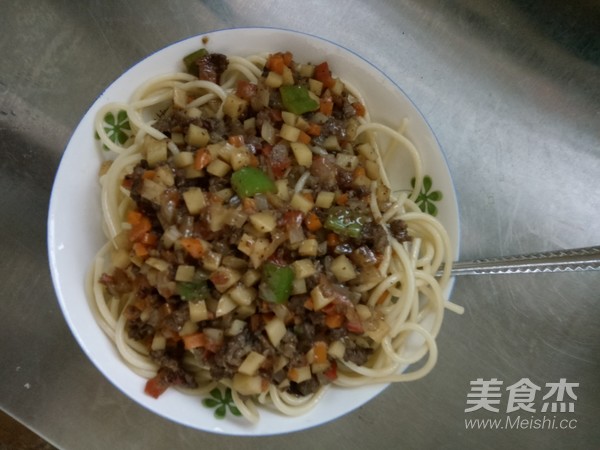 雜蔬牛肉醬意面的做法-黑椒味醬菜譜