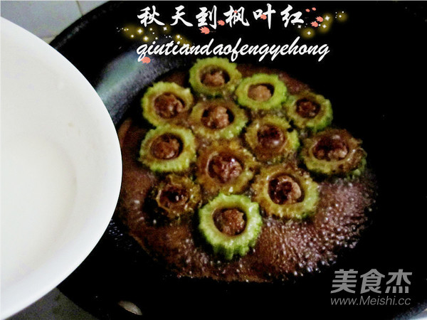 苦中作樂之苦瓜釀肉的做法-苦香味其它工藝菜譜-易網(wǎng)健康養(yǎng)生網(wǎng) 苦中作樂之苦瓜釀肉的做法-苦香味其它工藝菜譜