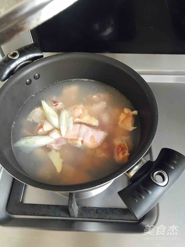 咖喱雞塊的做法-香辣味炒菜譜-易網健康養生網 咖喱雞塊的做法-香辣味炒菜譜