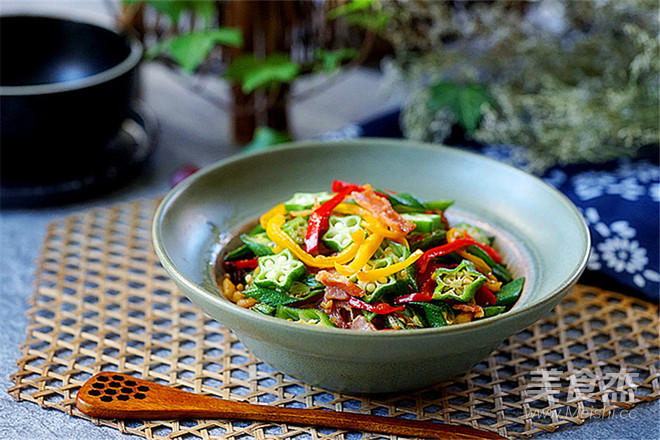 培根炒秋葵的做法-家常味炒菜譜