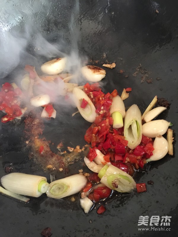 火爆豬肝的做法-香辣味炒菜譜-易網健康養生網 火爆豬肝的做法-香辣味炒菜譜