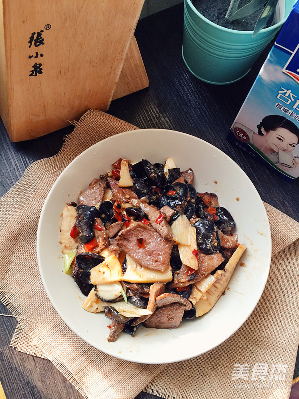 火爆豬肝的做法-香辣味炒菜譜-易網健康養生網 火爆豬肝的做法-香辣味炒菜譜