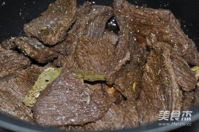 懶人版自制孜然牛肉干的做法-五香味蒸菜譜