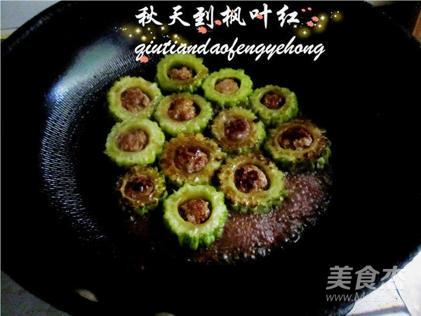 苦中作樂之苦瓜釀肉的做法-苦香味其它工藝菜譜-易網(wǎng)健康養(yǎng)生網(wǎng) 苦中作樂之苦瓜釀肉的做法-苦香味其它工藝菜譜