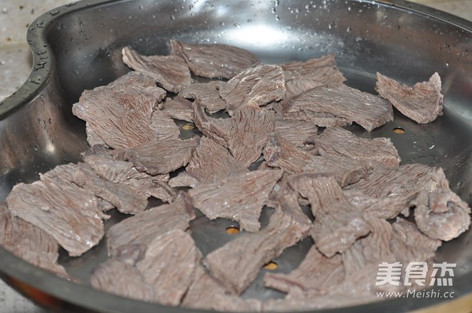懶人版自制孜然牛肉干的做法-五香味蒸菜譜