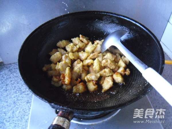 糖醋雞丁的做法-家常味炸菜譜