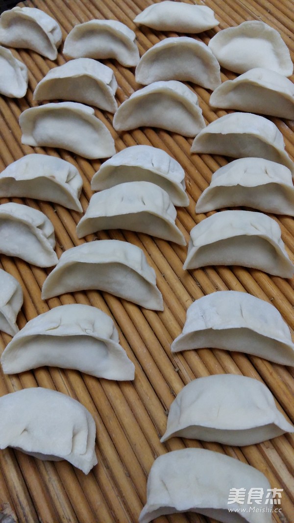 白菜香菇濃湯餃子的做法-咸鮮味煮菜譜