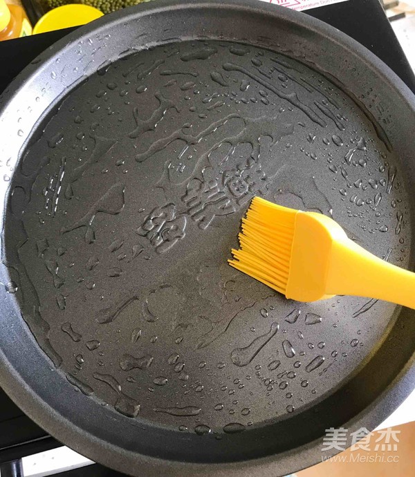 培根香腸披薩的做法-家常味烤菜譜