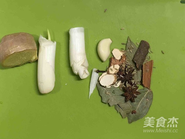 家常醬牛肉的做法-醬香味醬菜譜-易網<a href=http://www.gyfww.com/ target=_blank class=infotextkey>健康養生</a>網 家常醬牛肉的做法-醬香味醬菜譜