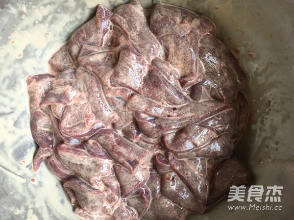 火爆豬肝的做法-香辣味炒菜譜-易網健康養生網 火爆豬肝的做法-香辣味炒菜譜