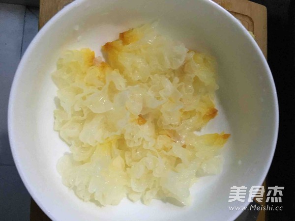 燉童子雞湯的做法-咸鮮味燉菜譜