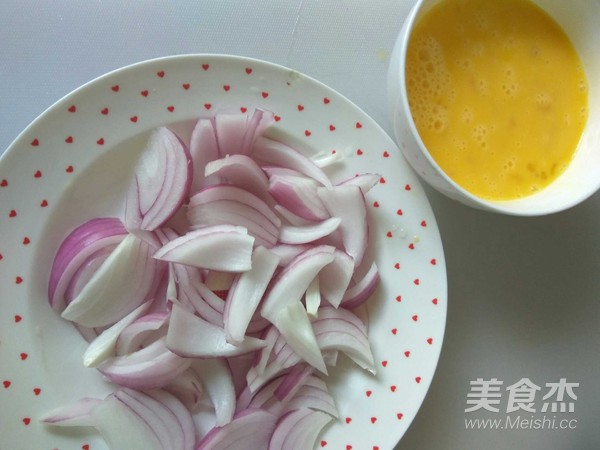 圓蔥炒雞蛋的做法-家常味炒菜譜