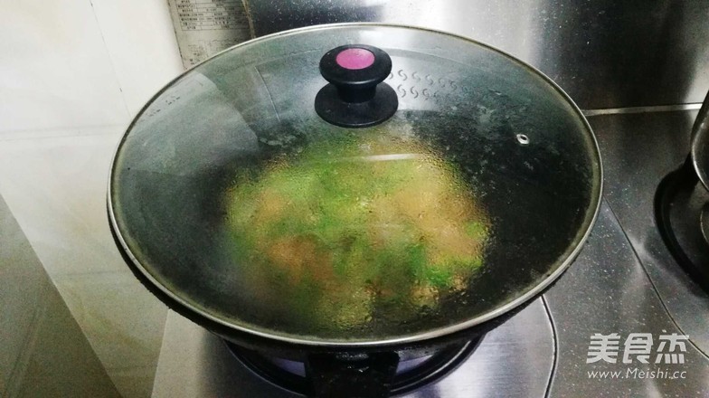 辣椒炒肉的做法-蒜香味炒菜譜