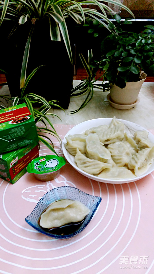 白菜香菇濃湯餃子的做法-咸鮮味煮菜譜