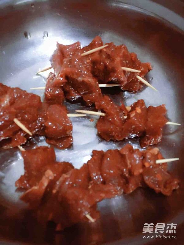 麻辣牙簽牛肉的做法-香辣味炸菜譜