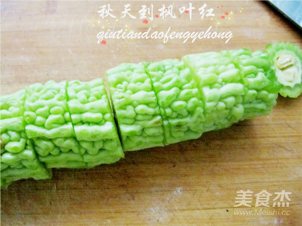 苦中作樂之苦瓜釀肉的做法-苦香味其它工藝菜譜-易網(wǎng)健康養(yǎng)生網(wǎng) 苦中作樂之苦瓜釀肉的做法-苦香味其它工藝菜譜