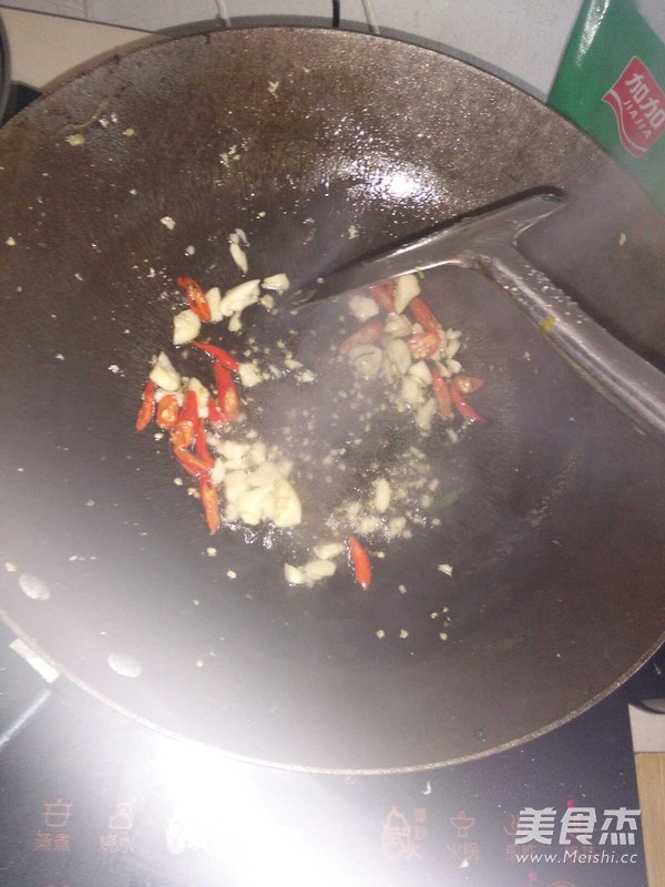 木耳炒肉的做法-香辣味炒菜譜