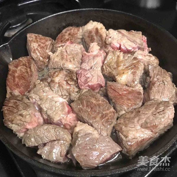 紅酒燉牛肉配糙米飯的做法-奶香味燉菜譜-易網(wǎng)健康養(yǎng)生網(wǎng) 紅酒燉牛肉配糙米飯的做法-奶香味燉菜譜