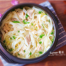 三鮮煮河粉的做法-家常味煮菜譜