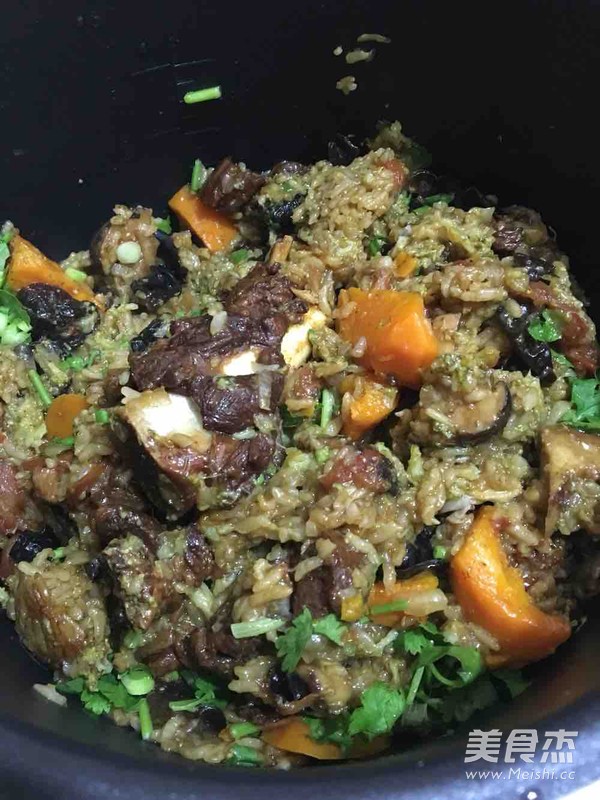 美味的羊肉手抓飯的做法-咸鮮味燜菜譜