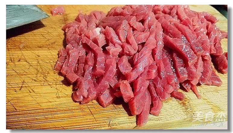 芹菜炒牛肉的做法-家常味炒菜譜